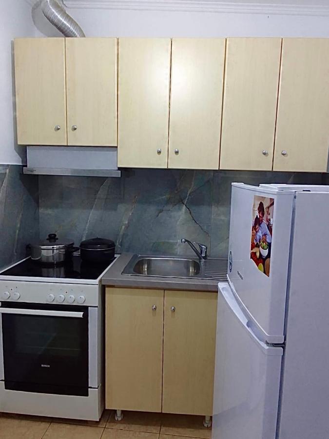 Vila Gusti Guest House Borsh Ngoại thất bức ảnh