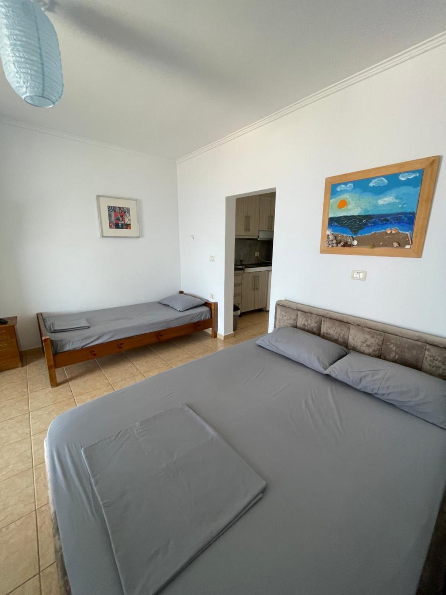 Vila Gusti Guest House Borsh Ngoại thất bức ảnh